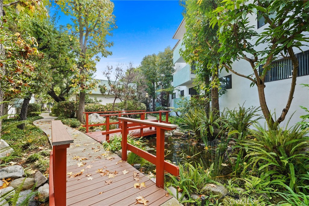 5000 S Centinela 101 Property Photo 2