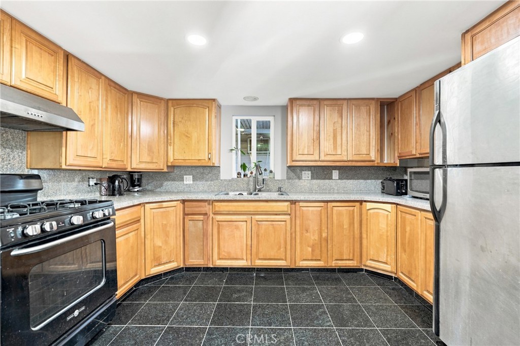 16511 Garfield 45b Property Photo 3