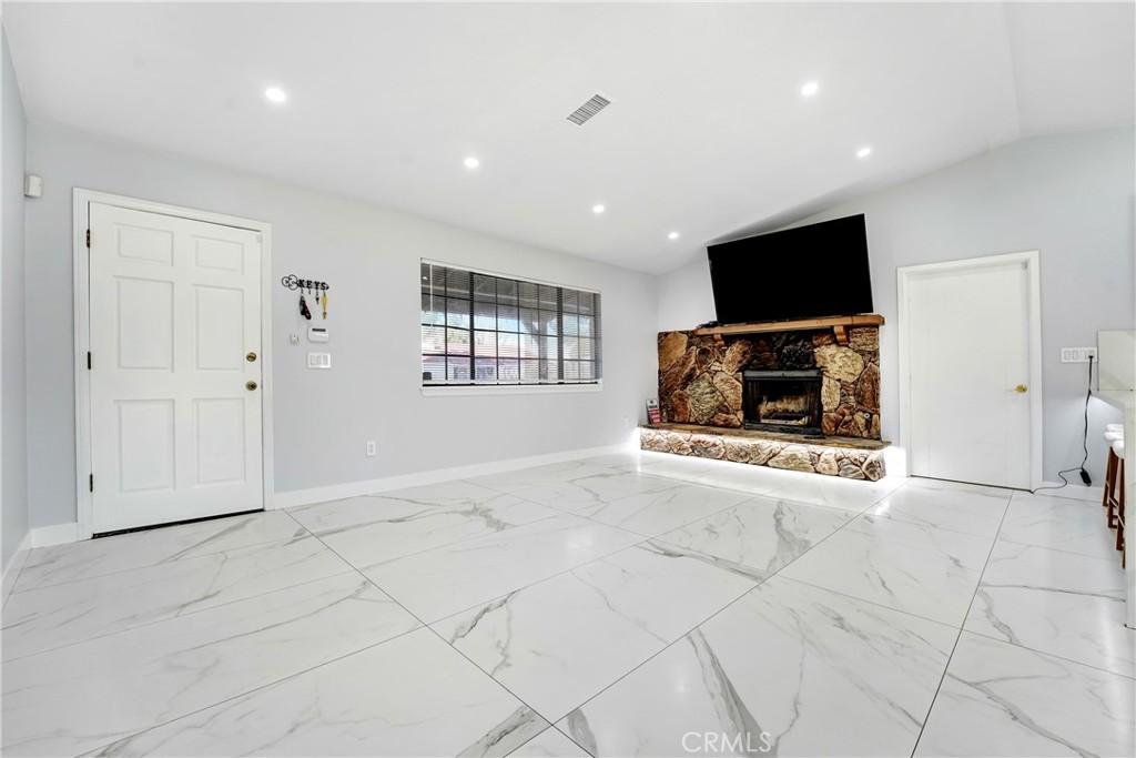 41048 173rd E Property Photo 4