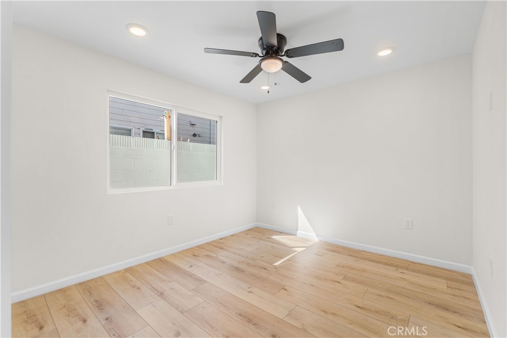 523 W 12th 5 Property Photo 8