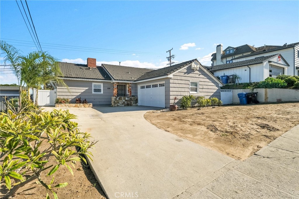 1218 S Wycliff Property Photo 3