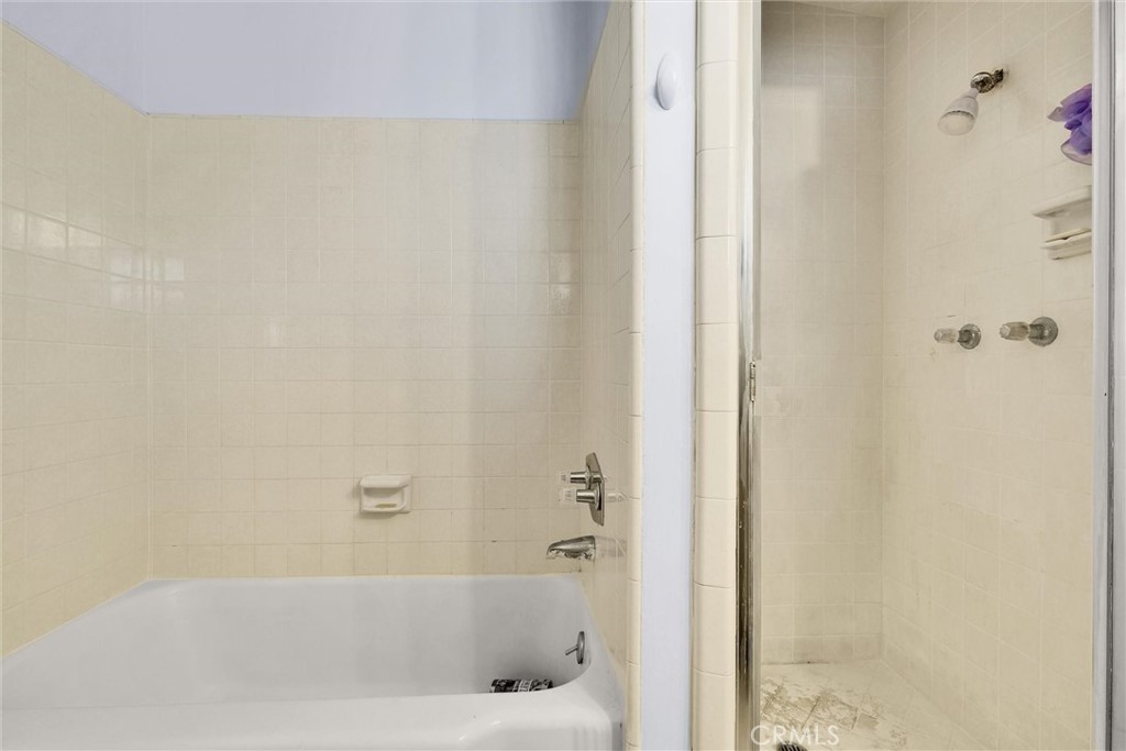 1218 S Wycliff Property Photo 25