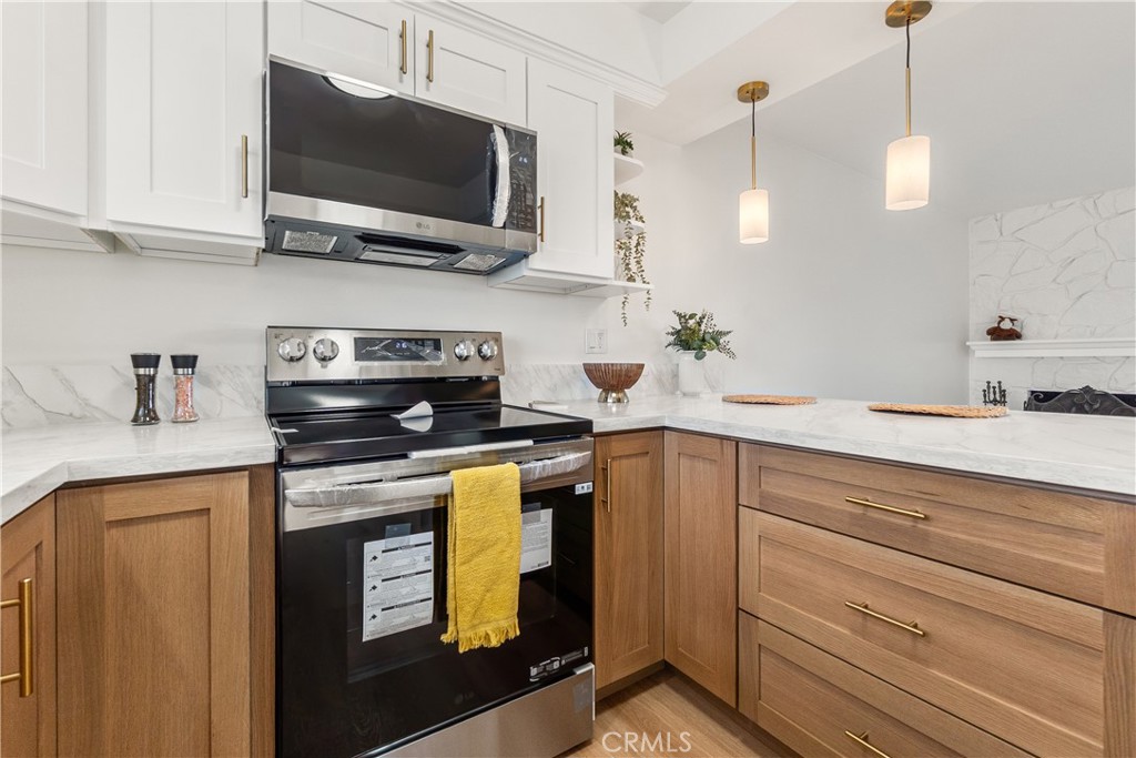 22741 Nadine B Property Photo 6