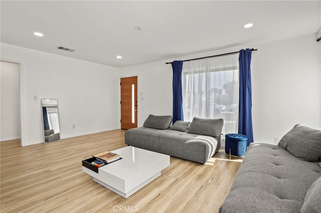 2673 Regway Avenue Property Photo 4
