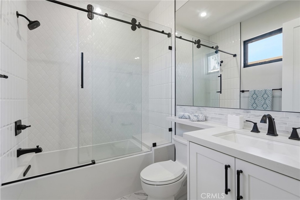 1612 Gates Avenue Property Photo 35