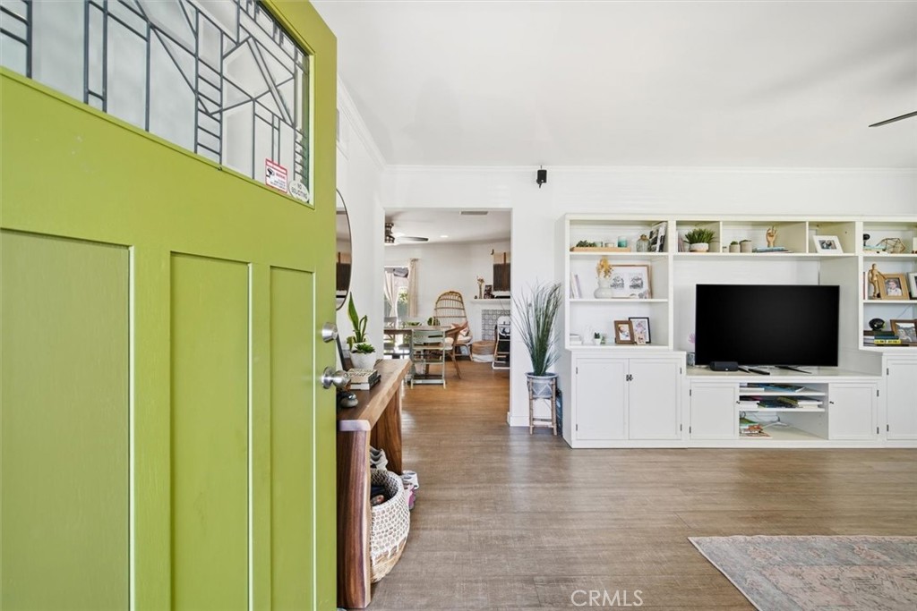 6443 Gross Avenue Property Photo 3