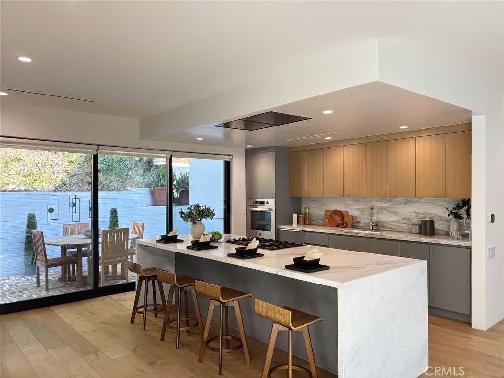 9844 Wanda Park Property Photo 8
