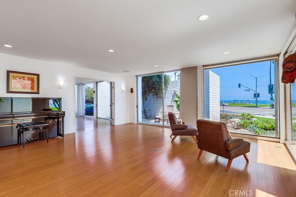 2999 E Ocean Boulevard 120 Property Photo 6