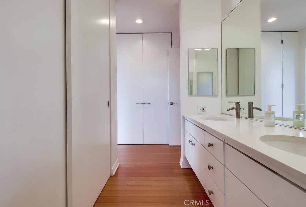 2999 E Ocean Boulevard 120 Property Photo 19