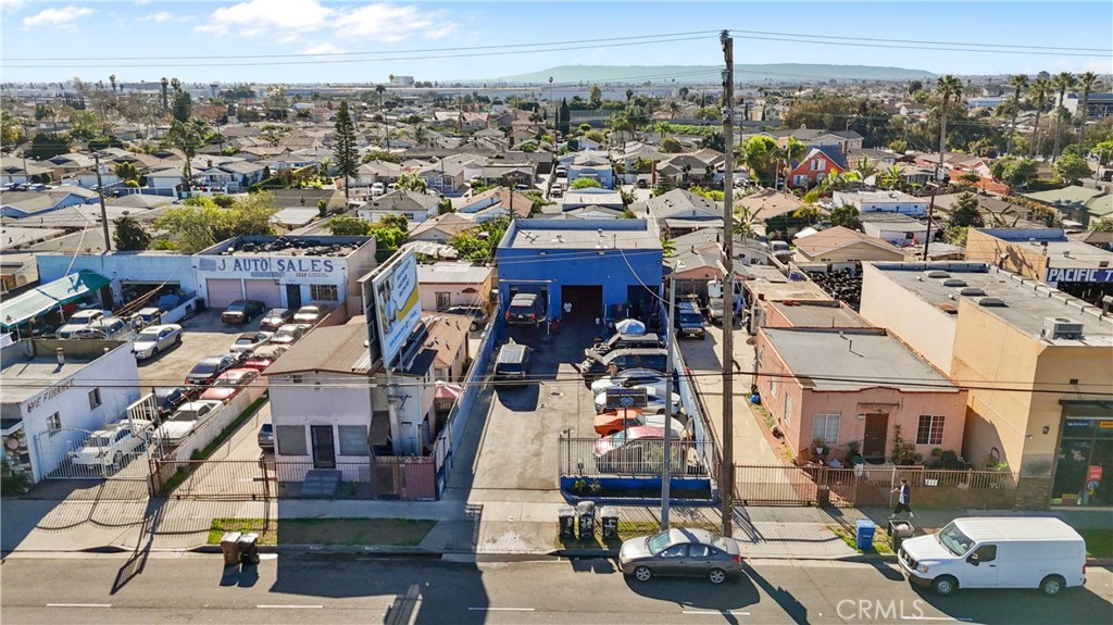 3846 W Imperial Property Photo 1