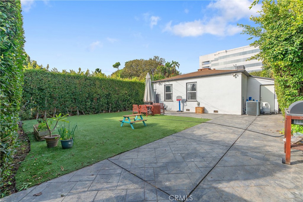 11938 Exposition Boulevard Property Photo 6