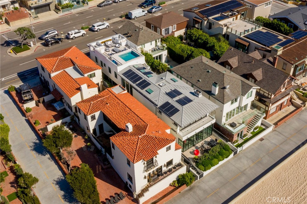 2428 The Strand Property Photo 5