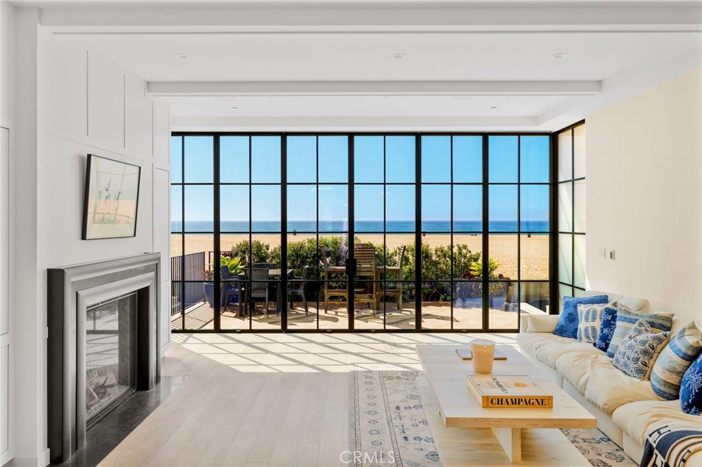 2428 The Strand Property Photo 15