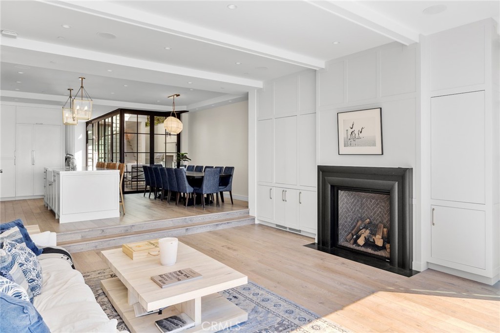 2428 The Strand Property Photo 17
