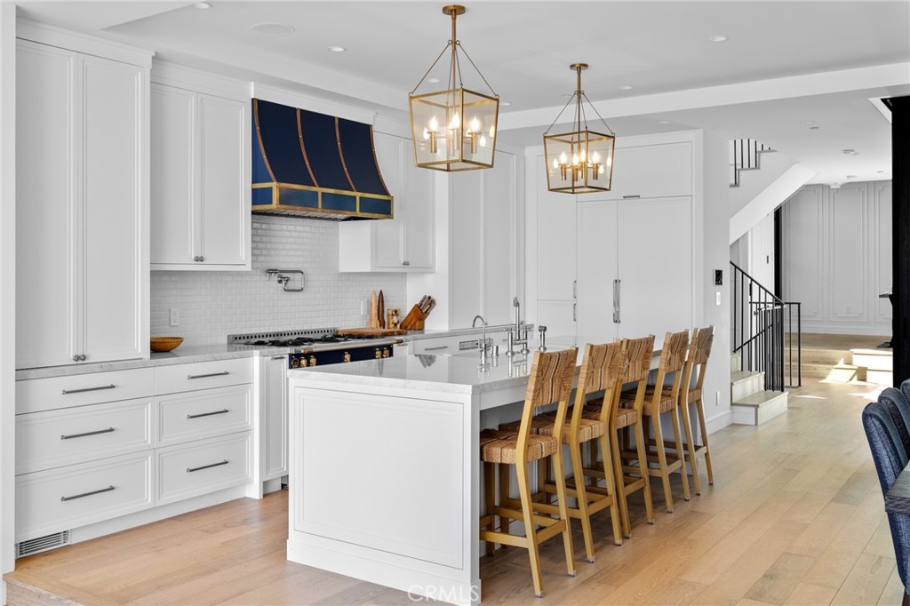2428 The Strand Property Photo 19