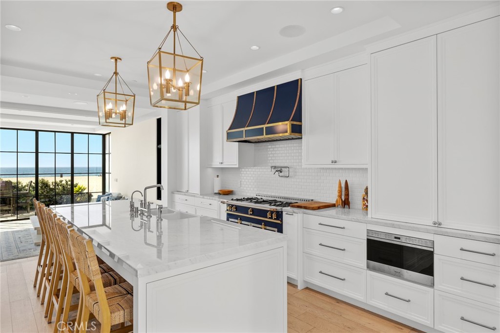 2428 The Strand Property Photo 21