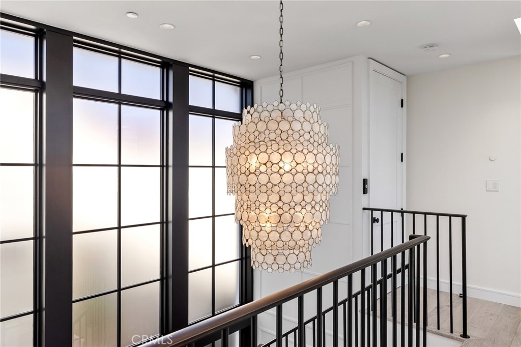 2428 The Strand Property Photo 34
