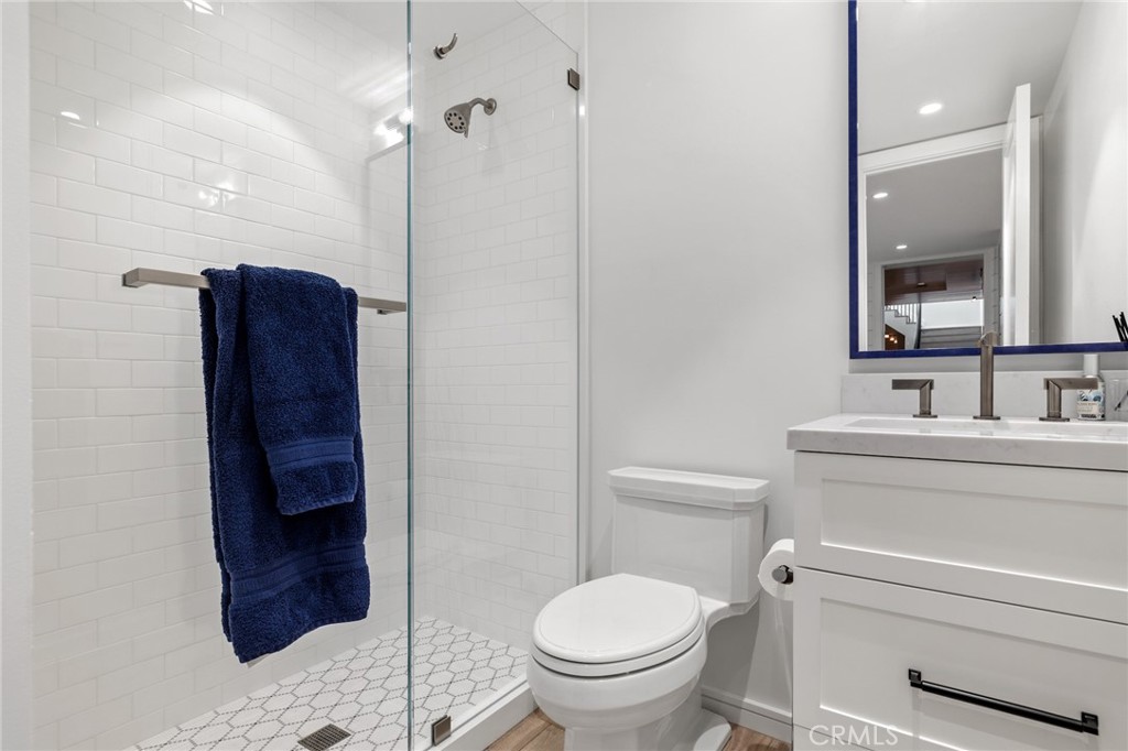 2428 The Strand Property Photo 52