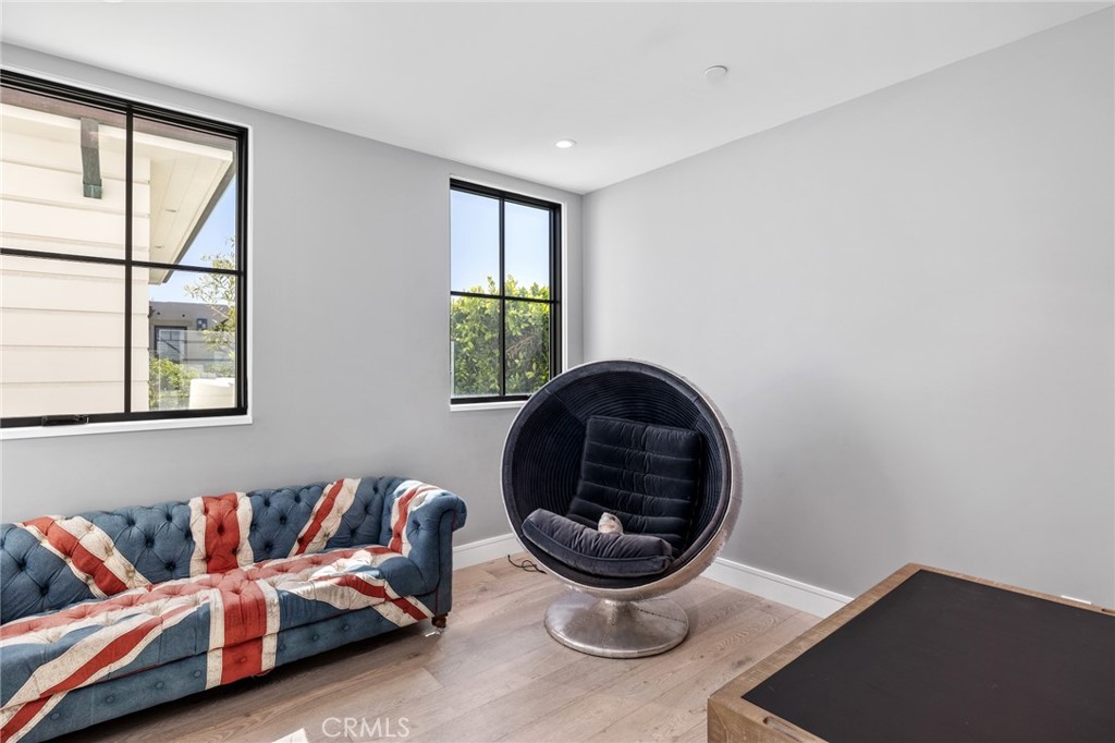 2428 The Strand Property Photo 63