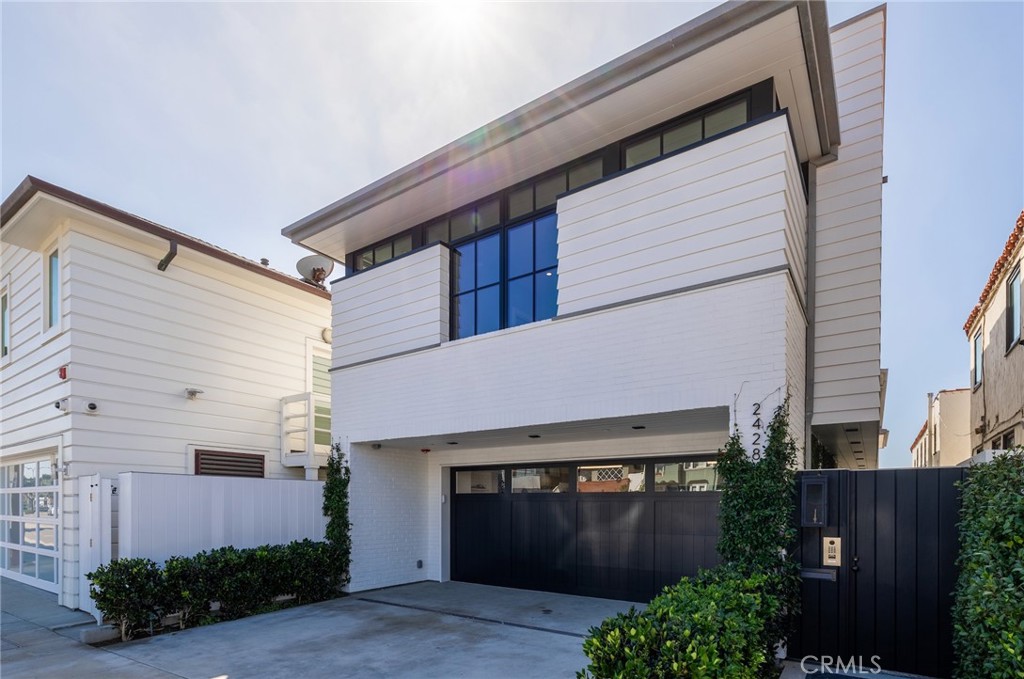 2428 The Strand Property Photo 66