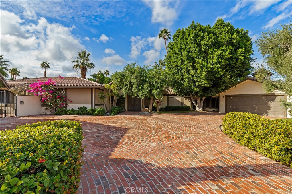 1 Clancy Lane Property Photo 1