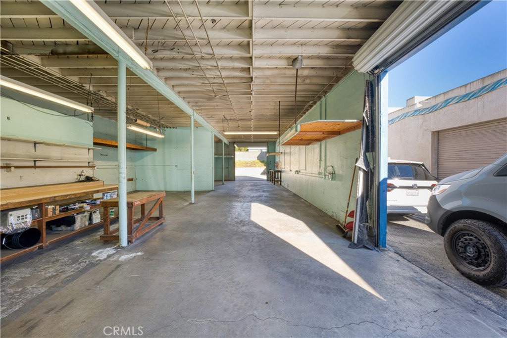 4643 W Rosecrans Property Photo 2