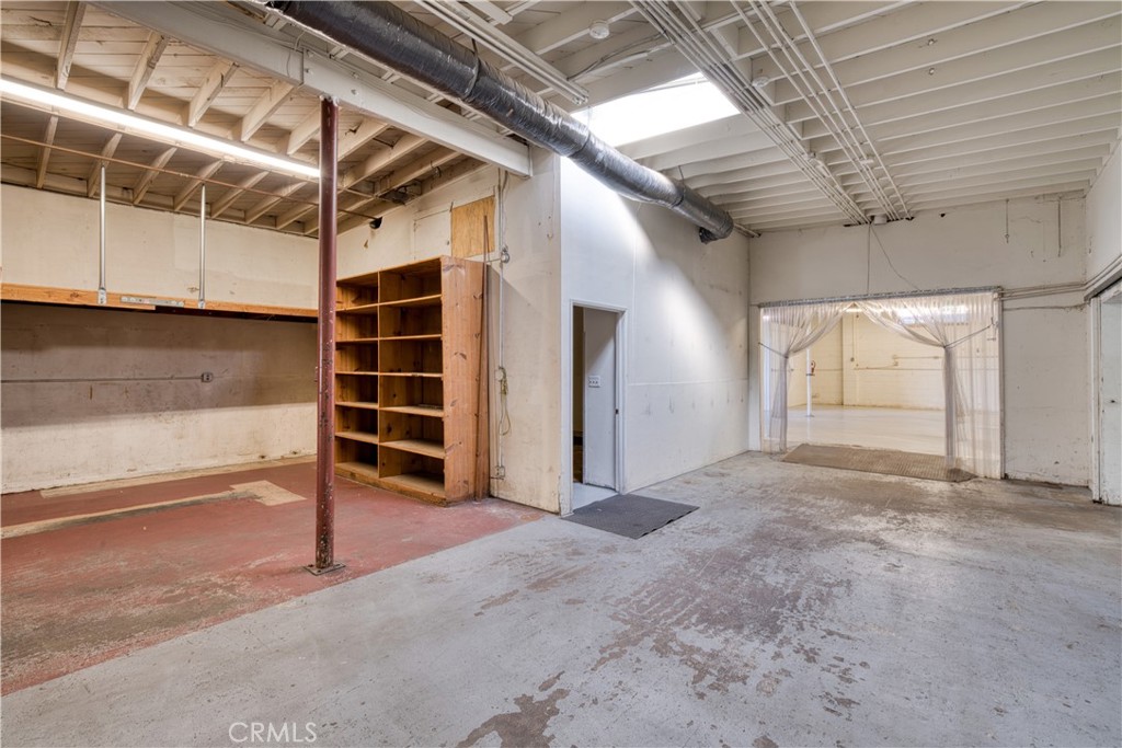 4643 W Rosecrans Property Photo 7