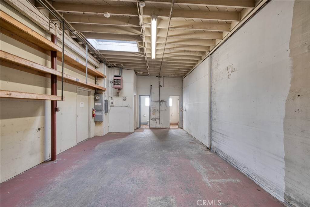 4643 W Rosecrans Property Photo 8