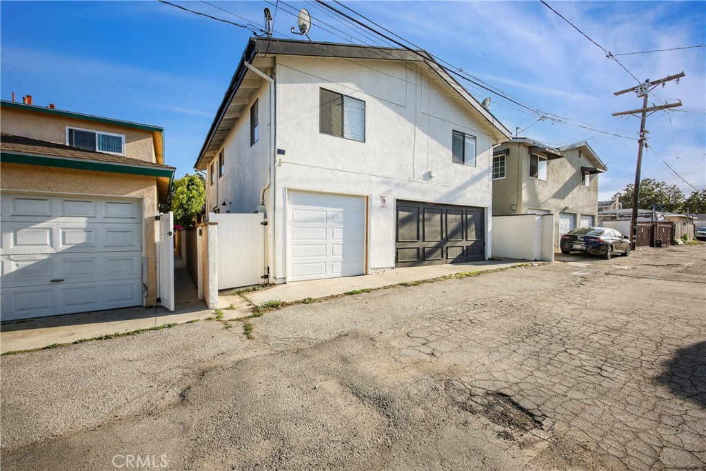 1054 W 23rd Street Property Photo 11