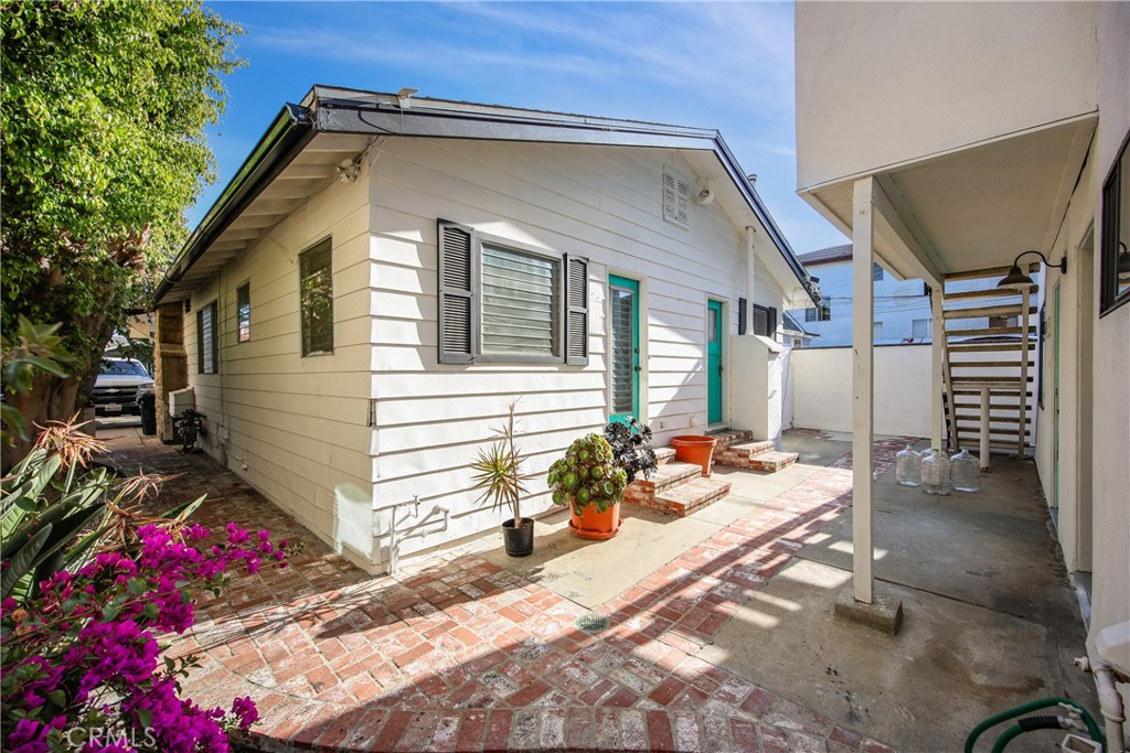 1054 W 23rd Street Property Photo 17