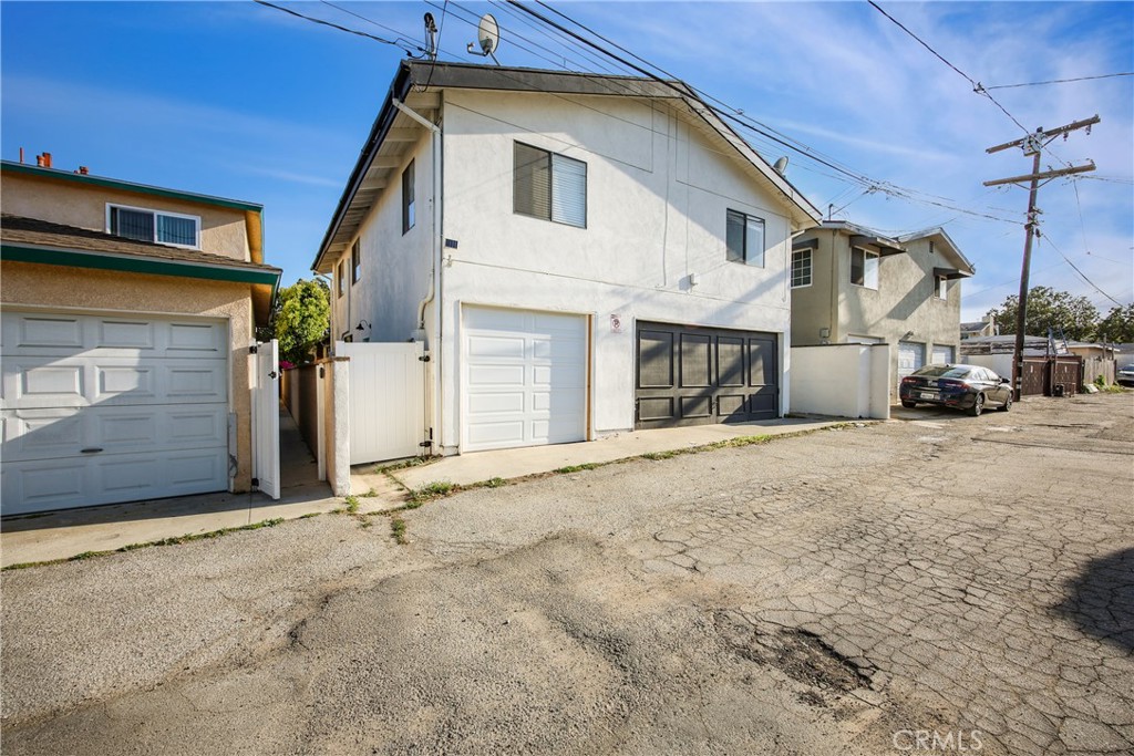1054 W 23rd Street Property Photo 16
