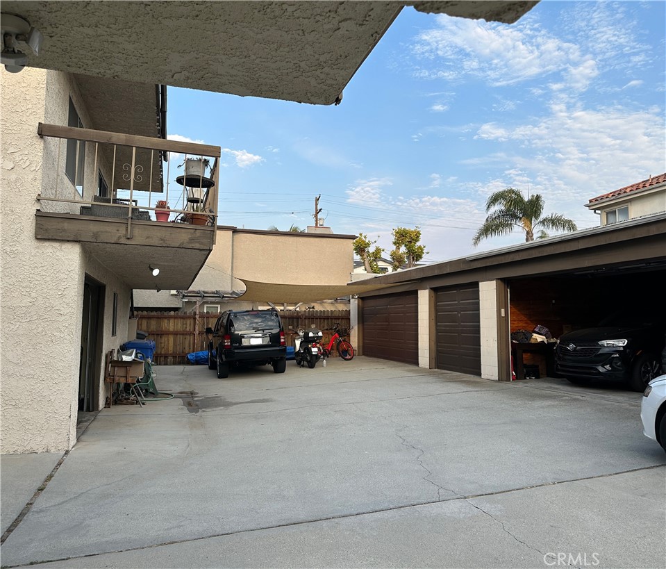 2220 Huntington Lane 4 Property Photo 2