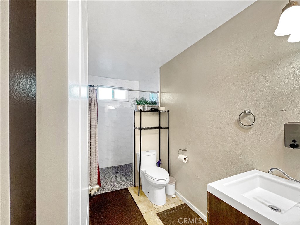 4084 W 137th B Property Photo 5