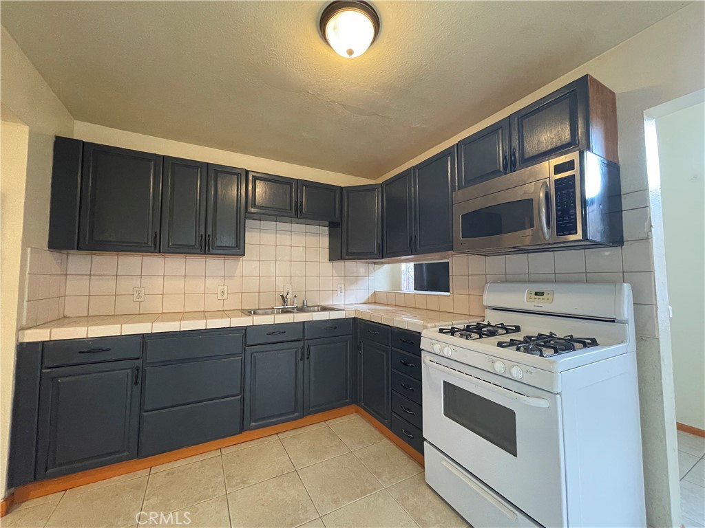 1349 Walnut Avenue Property Photo 3