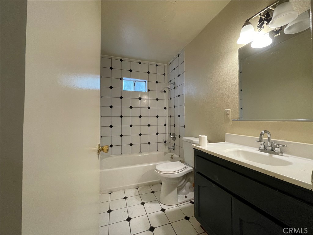 1349 Walnut Avenue Property Photo 9