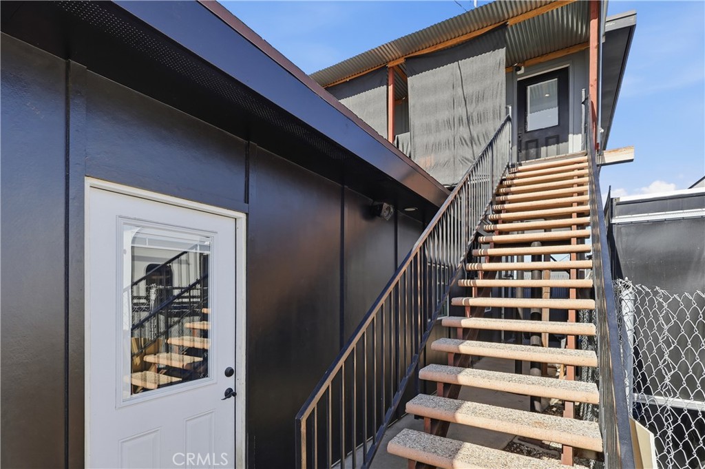 1040 1048 251st Property Photo 12