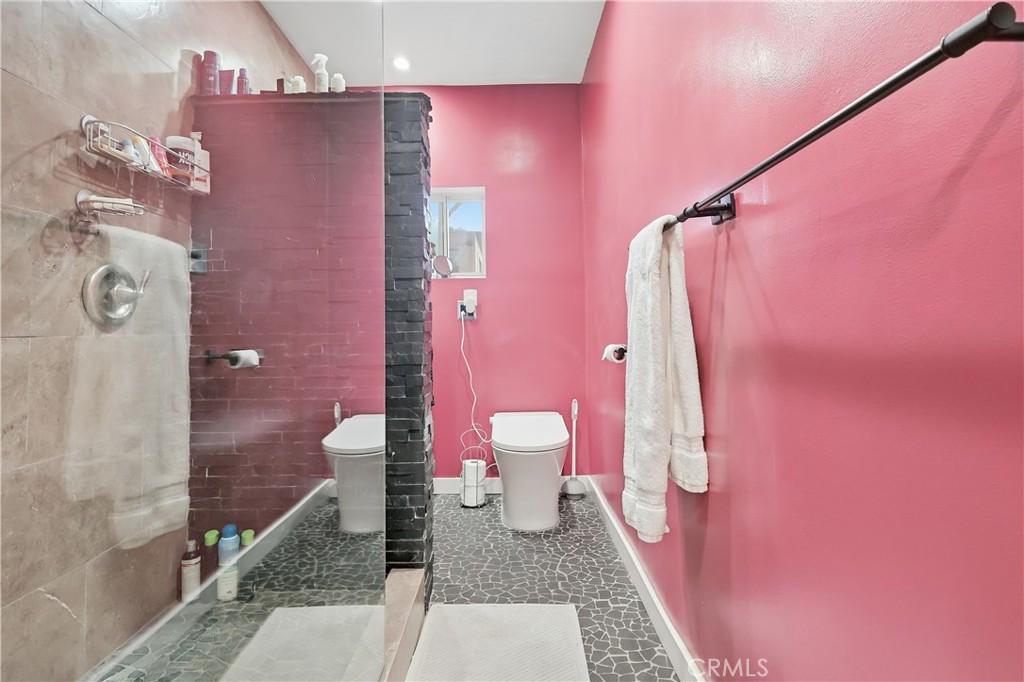 1040 1048 251st Property Photo 17