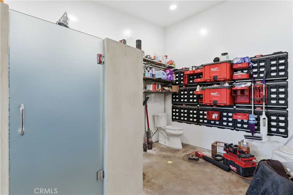 1040 1048 251st Property Photo 22