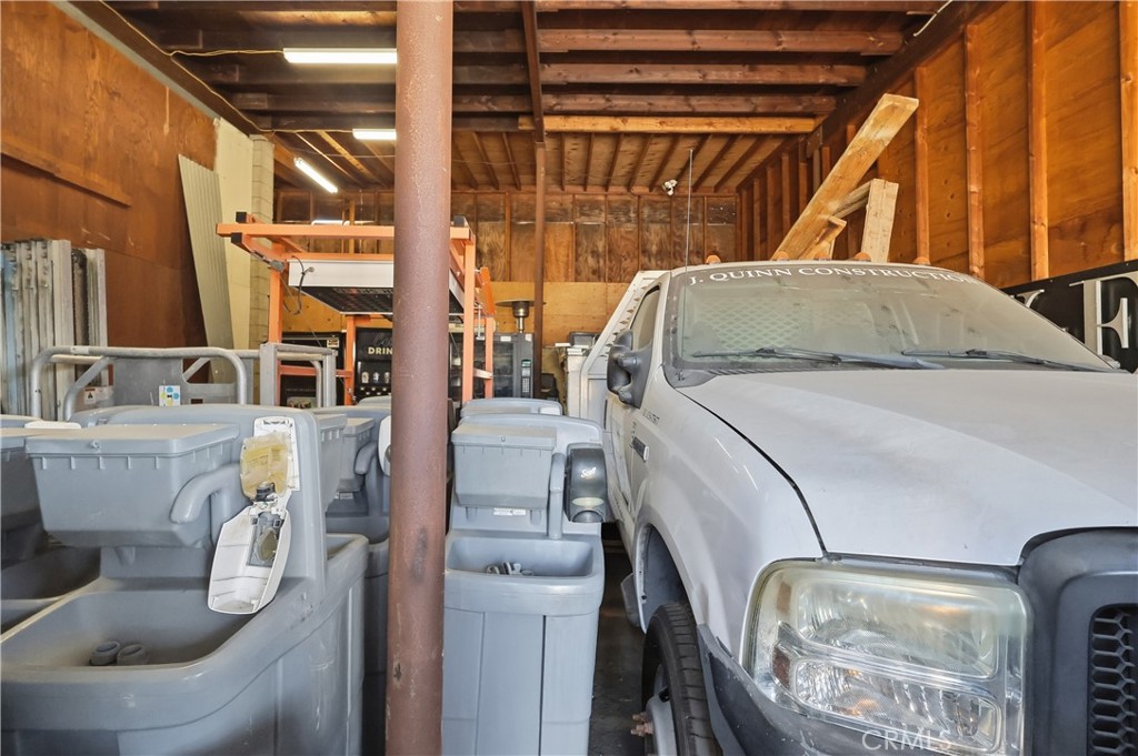 1040 1048 251st Property Photo 24