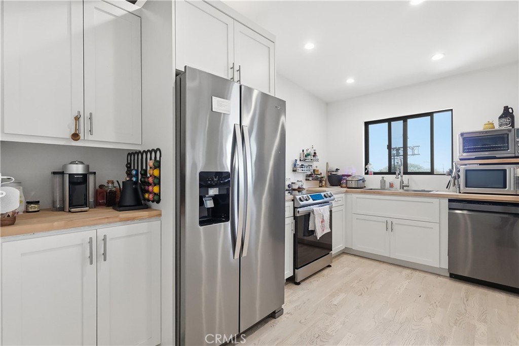 1040 1048 251st Property Photo 28