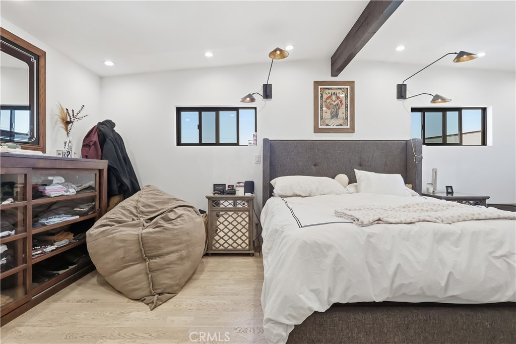 1040 1048 251st Property Photo 31