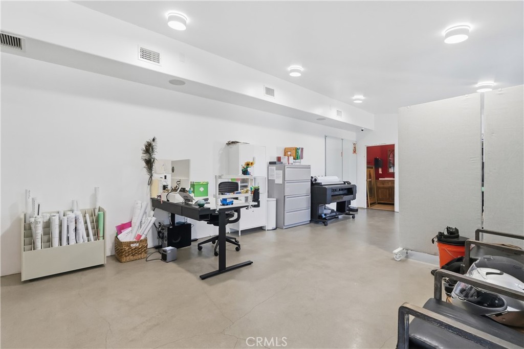 1040 1048 251st Property Photo 33