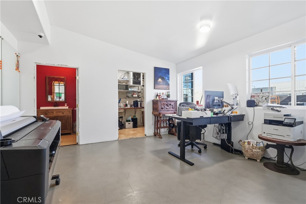 1040 1048 251st Property Photo 34