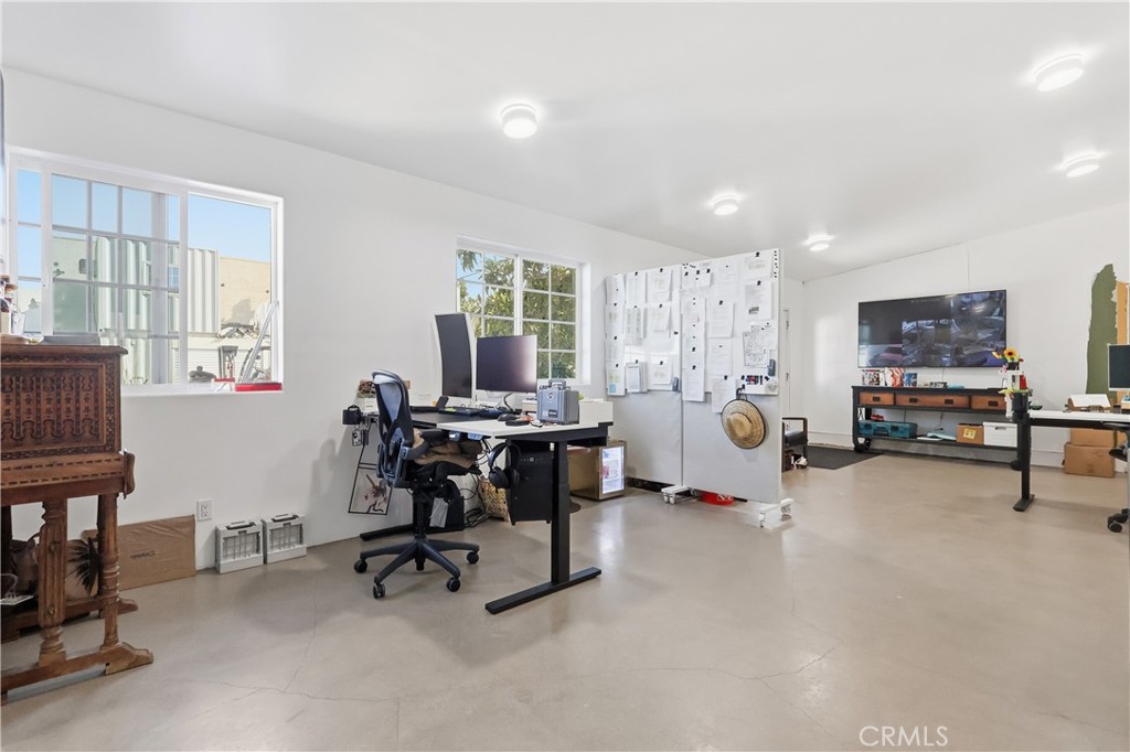 1040 1048 251st Property Photo 35