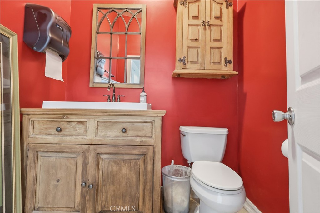 1040 1048 251st Property Photo 36
