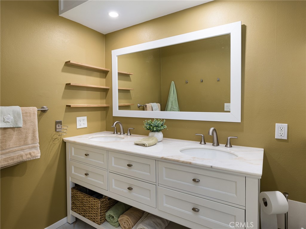 531 Esplanade 313 Property Photo 14