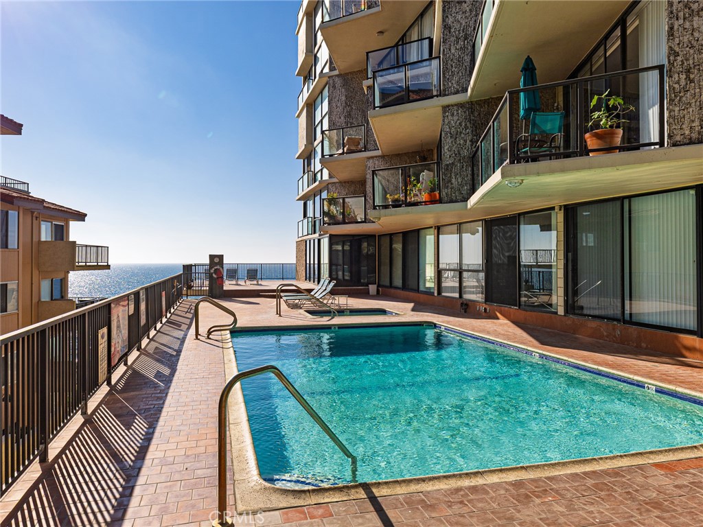 531 Esplanade 313 Property Photo 26