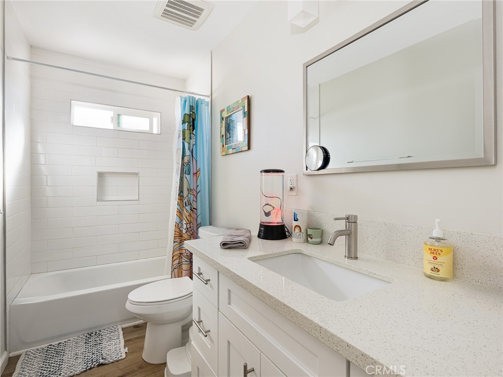 526 Sheldon Street Property Photo 17