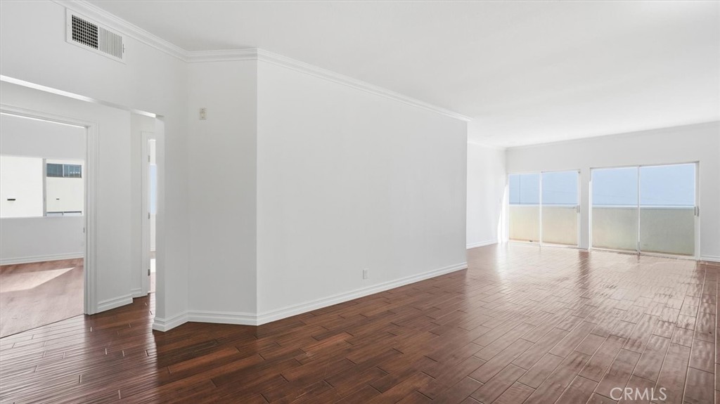 11822 Goshen Avenue 303 Property Photo 3