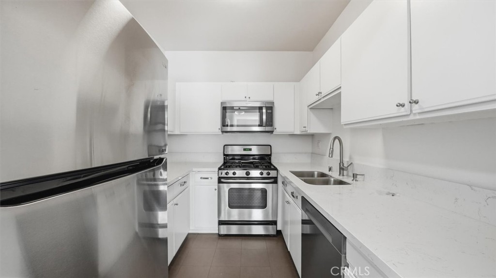 11822 Goshen Avenue 303 Property Photo 7